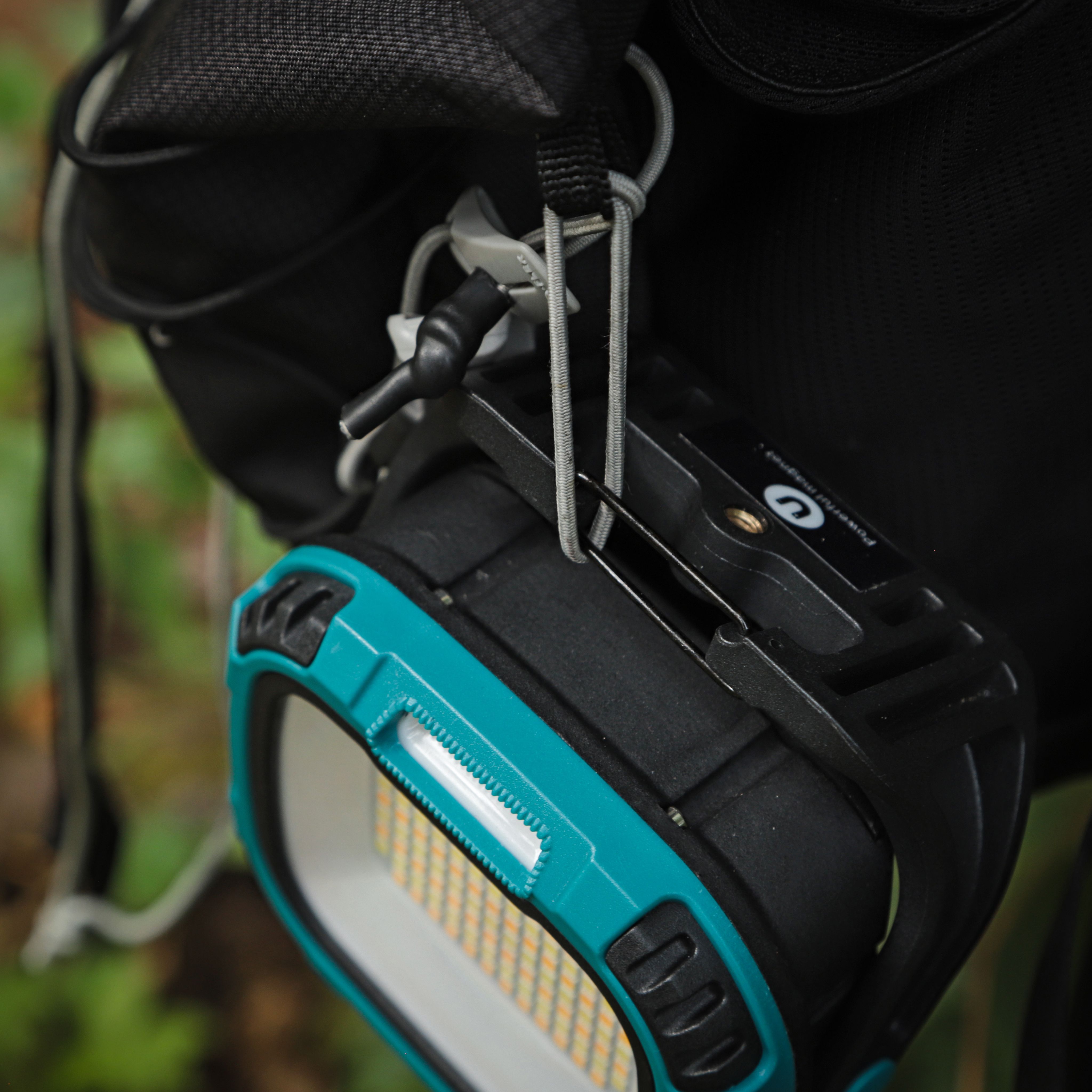 Мощный светодиодный туристический фонарь - прожектор с защитой IP65 ...