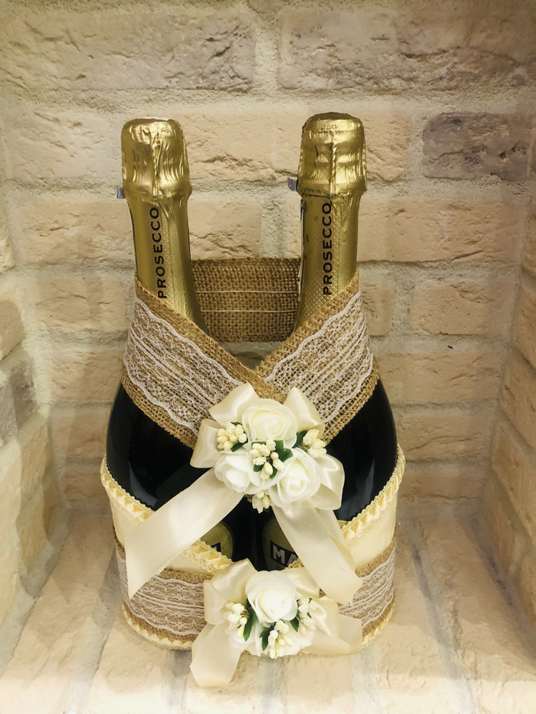Как украсить шампанское на свадьбу атласными лентами своими рук�ами: мастер-класс, жених и невеста