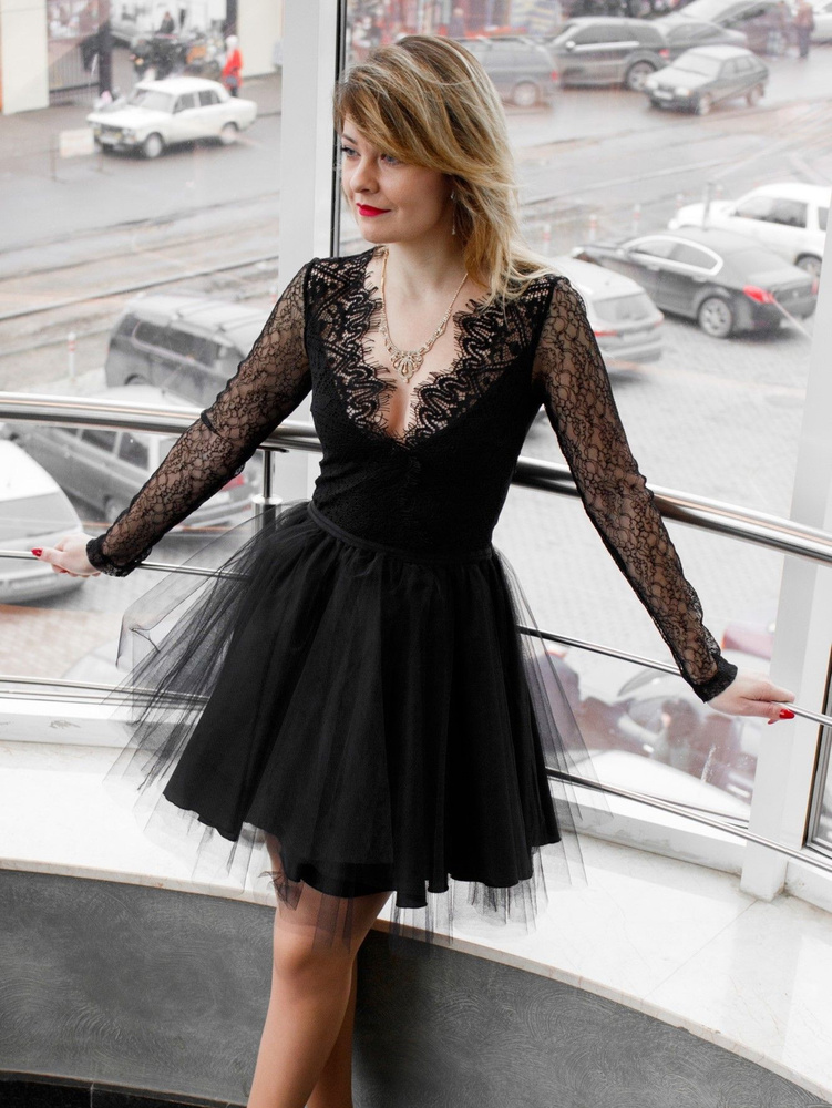женское платье с французским кружевом черное