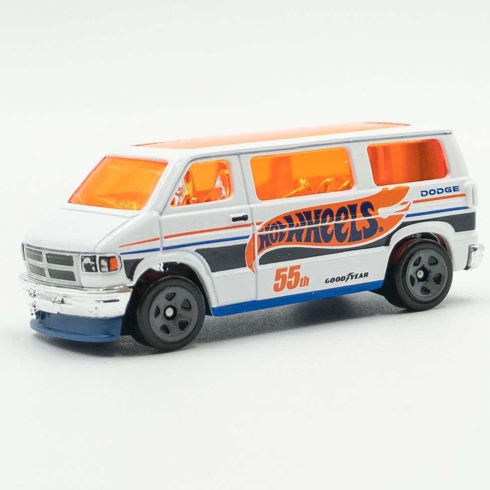 Машинка Hot Wheels Dodge VAN White Коллекционная #1