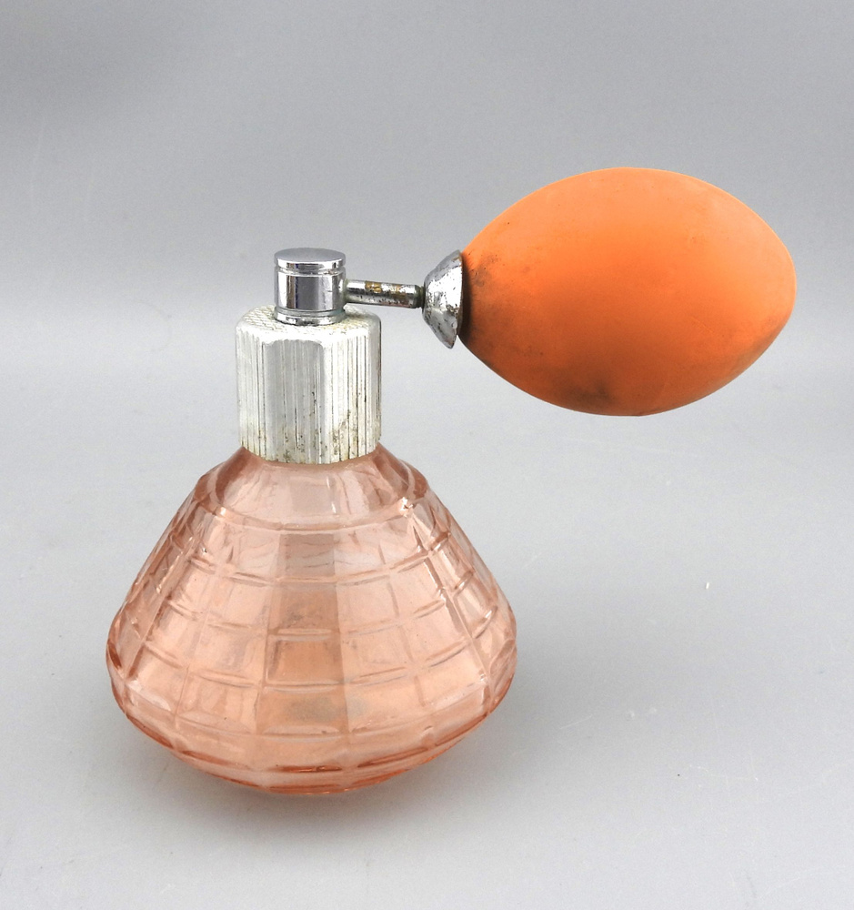 Парфюмерный флакон с пульверизатором СССР 1960-е гг купить по низким ...