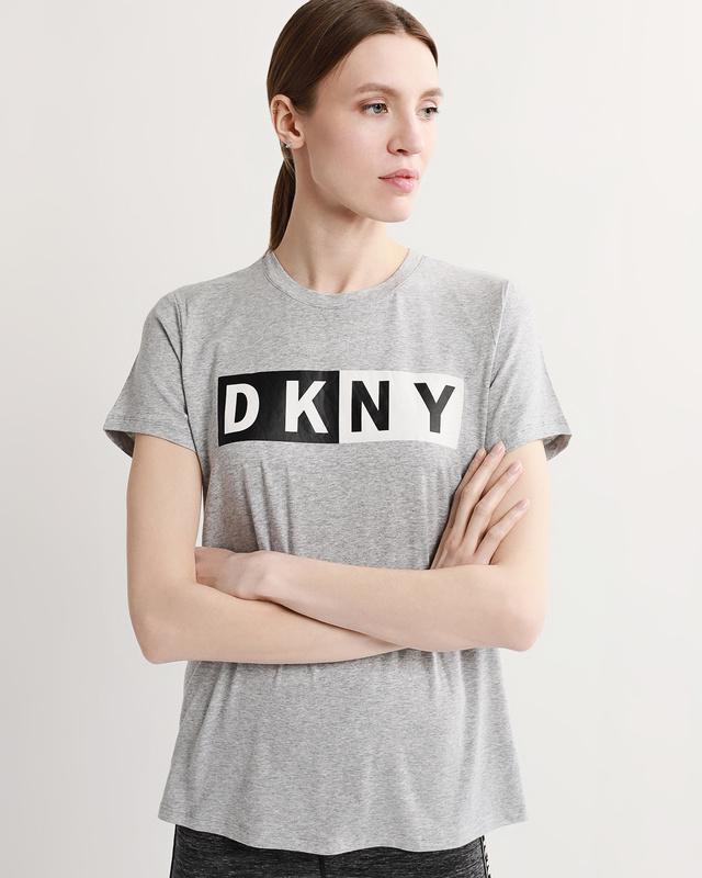 Футболка отзывы. Donna Karan New York футболка. DKNY майка. Футболка DKNY женская. Футболка с длинным рукавом DKNY.