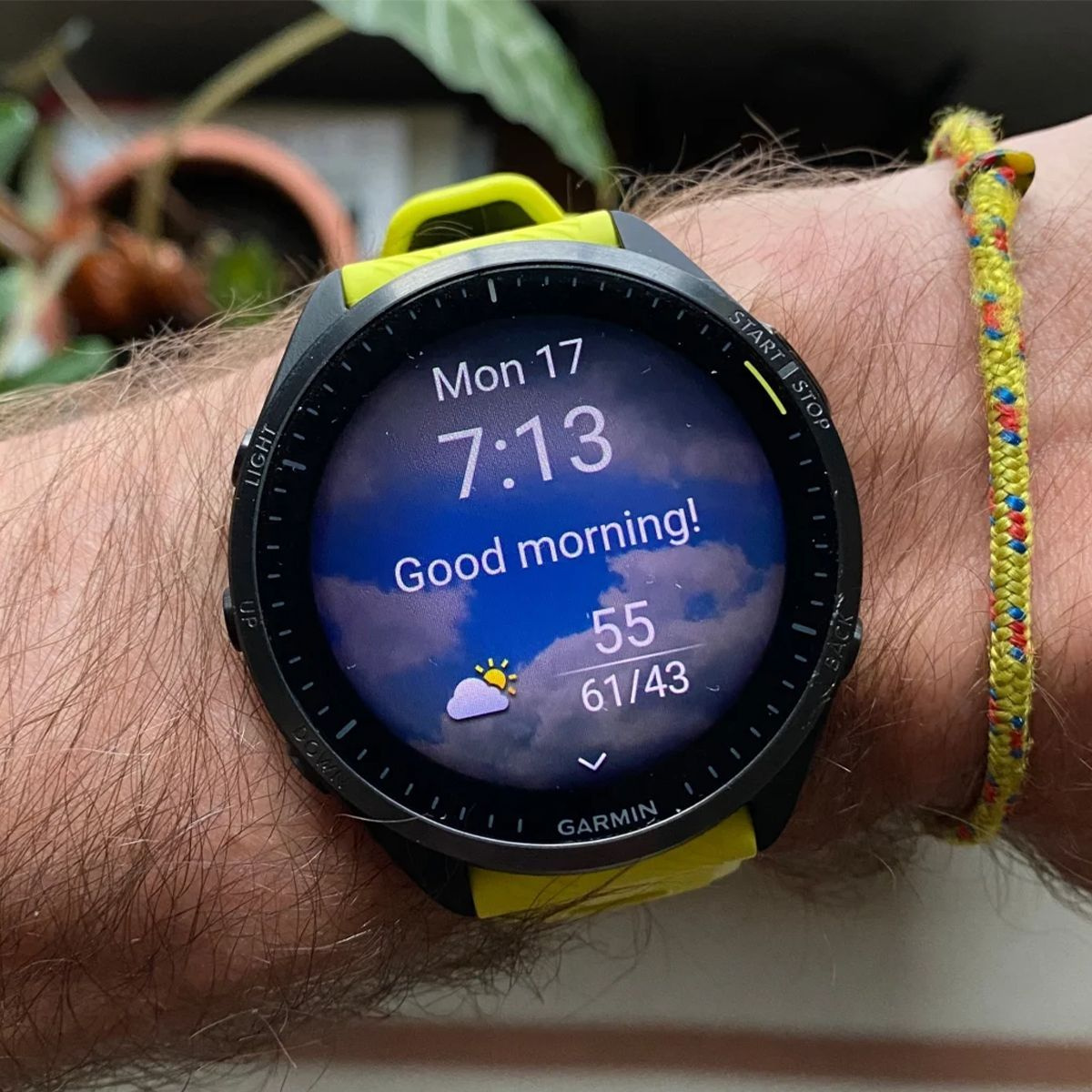 Купить смарт-часы Garmin Forerunner 965 GPS, экран 1.4" - купить по ...