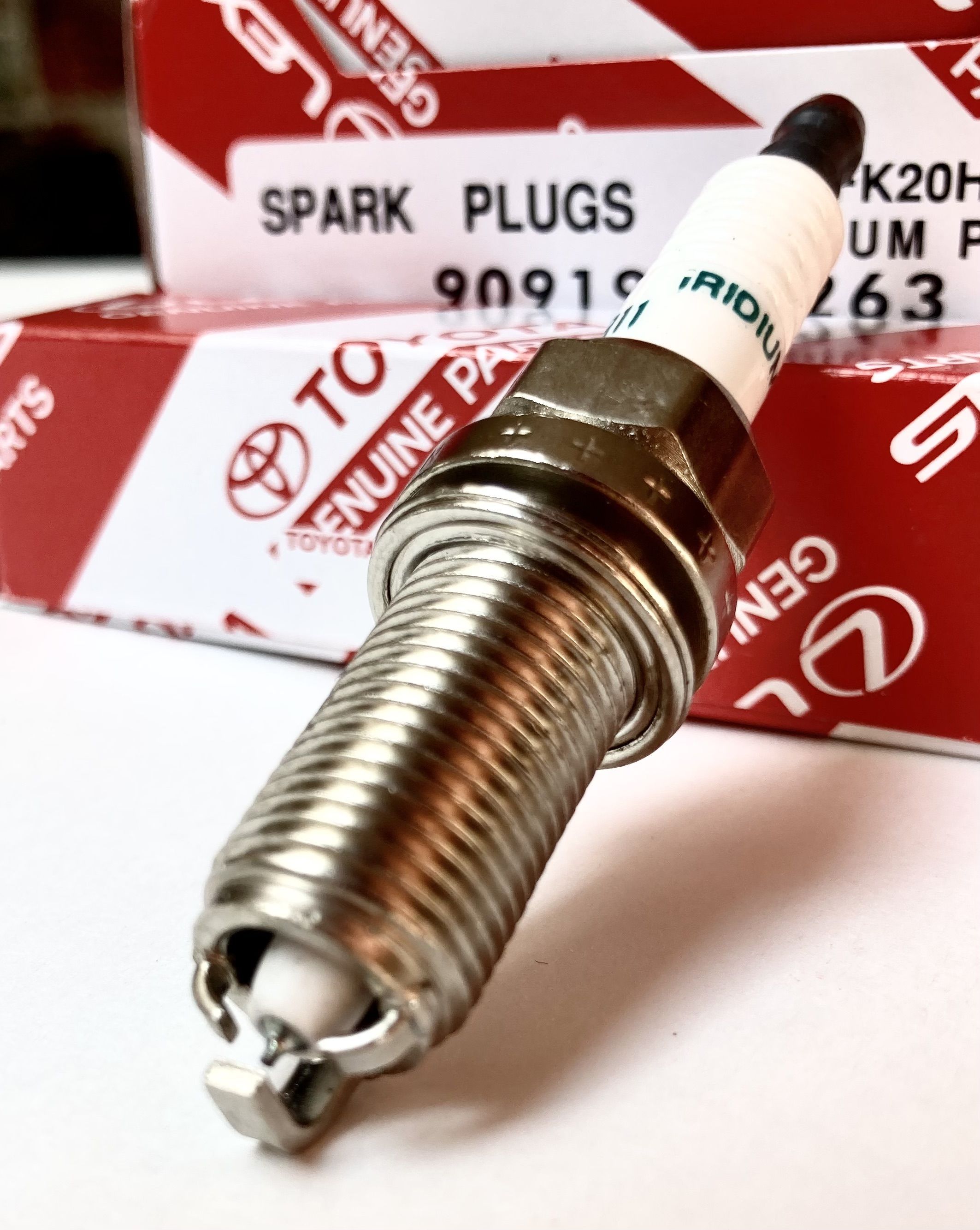 Свеча зажигания LEXUS GS/IS/LS/RC/TOYOTA CAMRY 2ARFSE/2GRFKS/7GRFKS/8GRFXS
