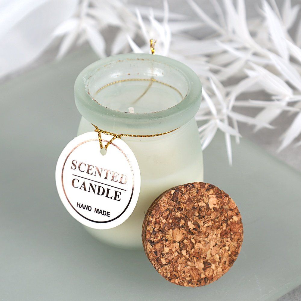 Свеча в подсвечнике 5,5х7 см, белая Свеча в подсвечнике 5,5х7 см, белая