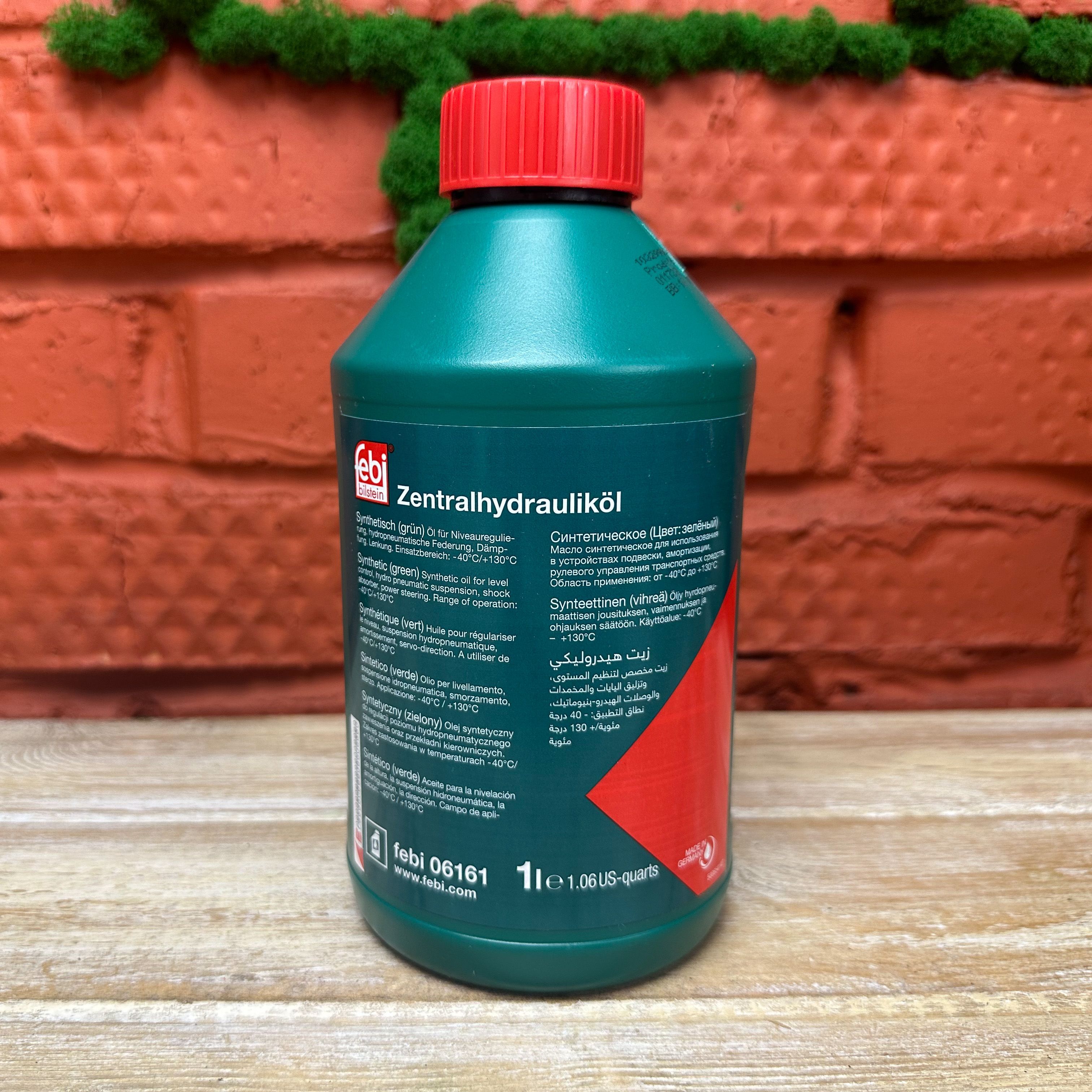 Жартастардың жанында жалаңаш қыз