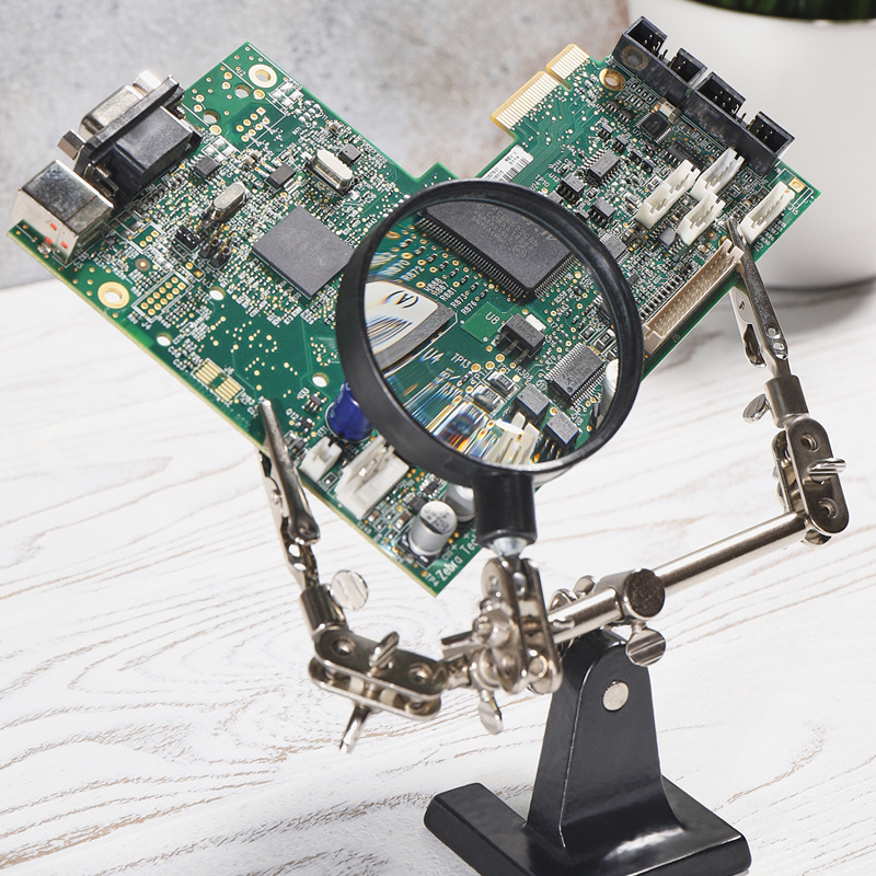 Держатель "Третья рука" с лупой (увеличение x2.5) + чугунная подставка ...