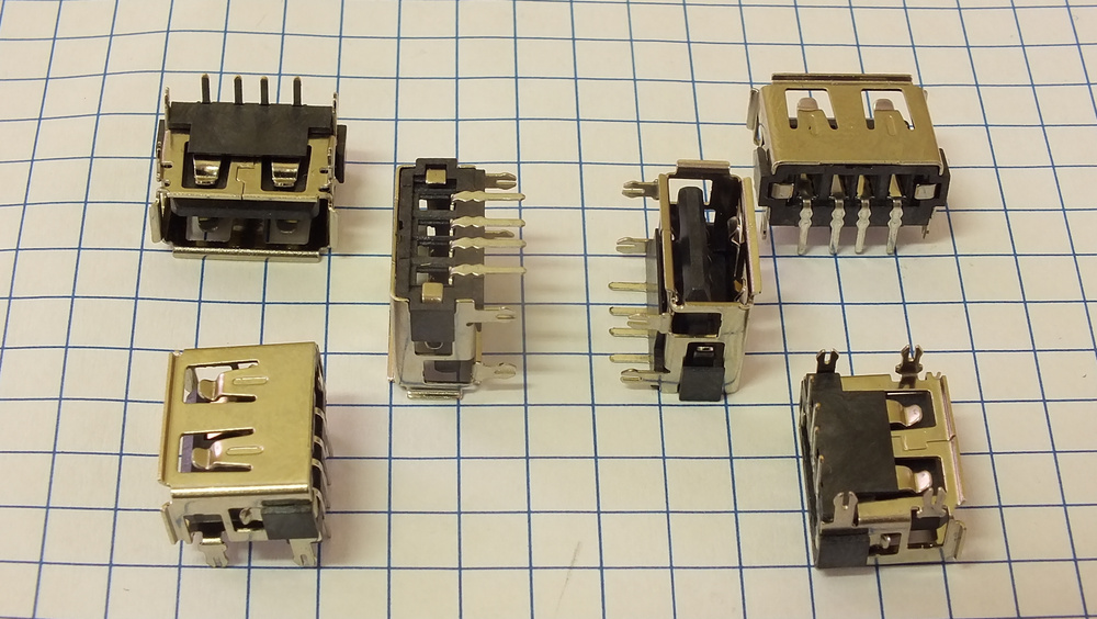 Разъем USB 2.0 для ноутбука. Короткий. Четыре ноги. Пайка к плате под ...