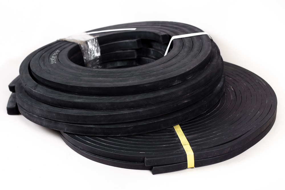 Шнур резиновый, уплотнительный, черный, монолитный, прямоугольный, размер 6х6 мм, длина 2,5 метра  #1