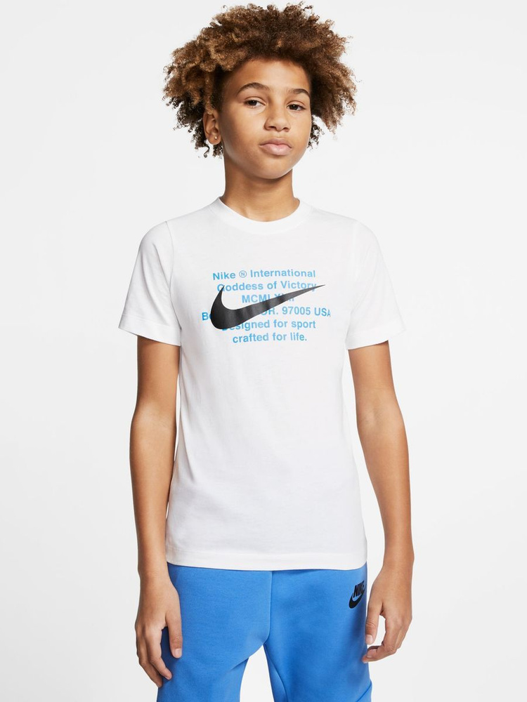 Футболка найк Биг СВОШ. Nike x Stussy International t-Shirt. Школьник в найках. Nike b NSW Tee Core BBALL hbr CNCT.