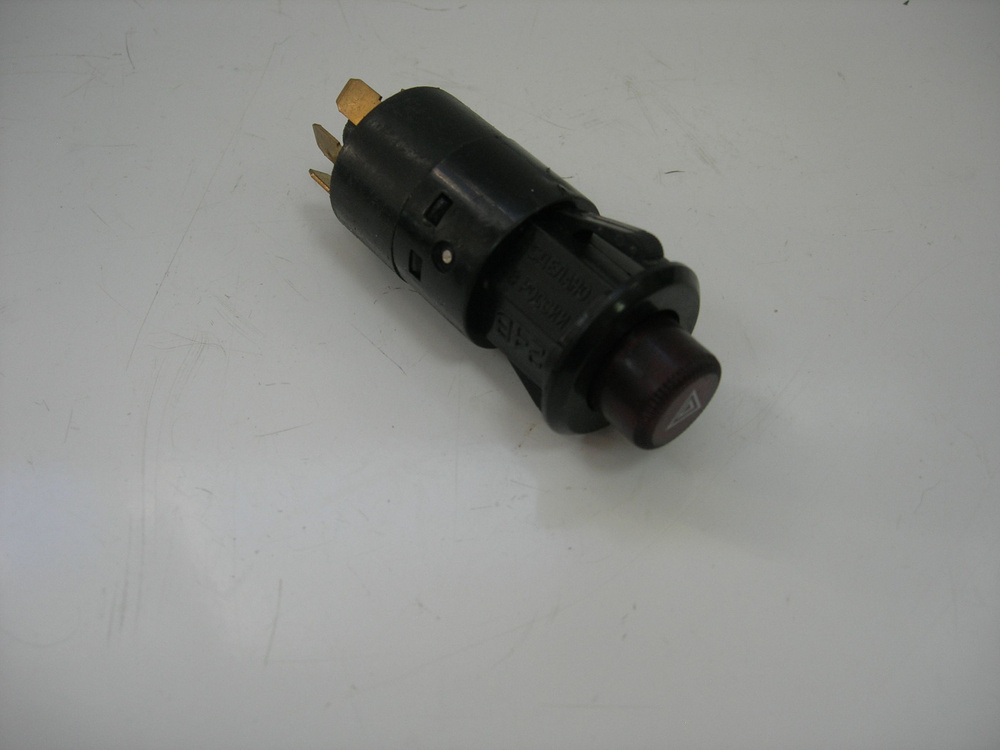 Выключатель аварийной сигнализации ГАЗ, КАМАЗ, ЛИАЗ, ЛАЗ, МАЗ ...