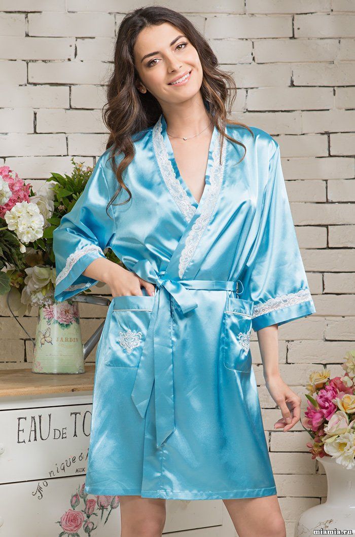 Халат махровый голубой (56-58). В голубом халате. Голубой халат женский. В голубом халате. Халат с голубой отделкой.