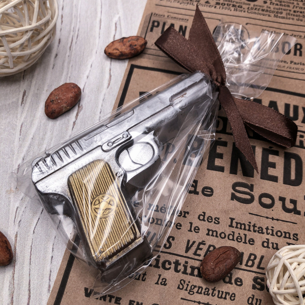 Шоколадная фигурка iChoco "Пистолет в пакете", бельгийский молочный шоколад, 70 гр.  #1