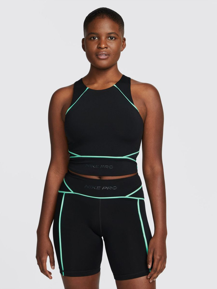 Crop top nike hotsell