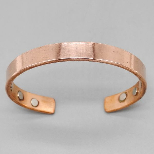 Женские магнитные медные браслеты. Браслет от давления на руку медный. Медный браслет от давления. Индийские браслеты от давления. Медный браслет от давления.