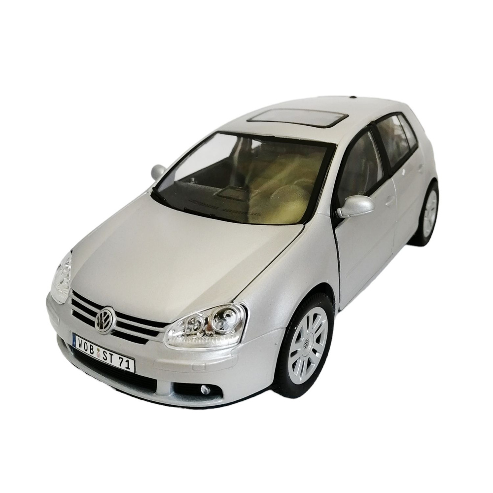 Volkswagen Golf V 1:18 Bburago коллекционная модель автомобиля silver -  купить с доставкой по выгодным ценам в интернет-магазине OZON (1323362281)