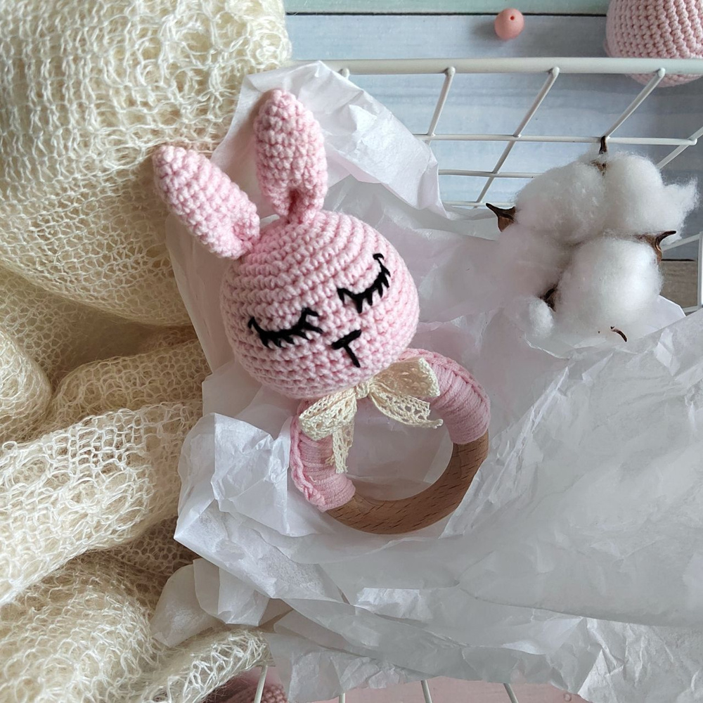 Игрушка-погремушка вязаная Зайка розовая, ручная работа - купить с ...