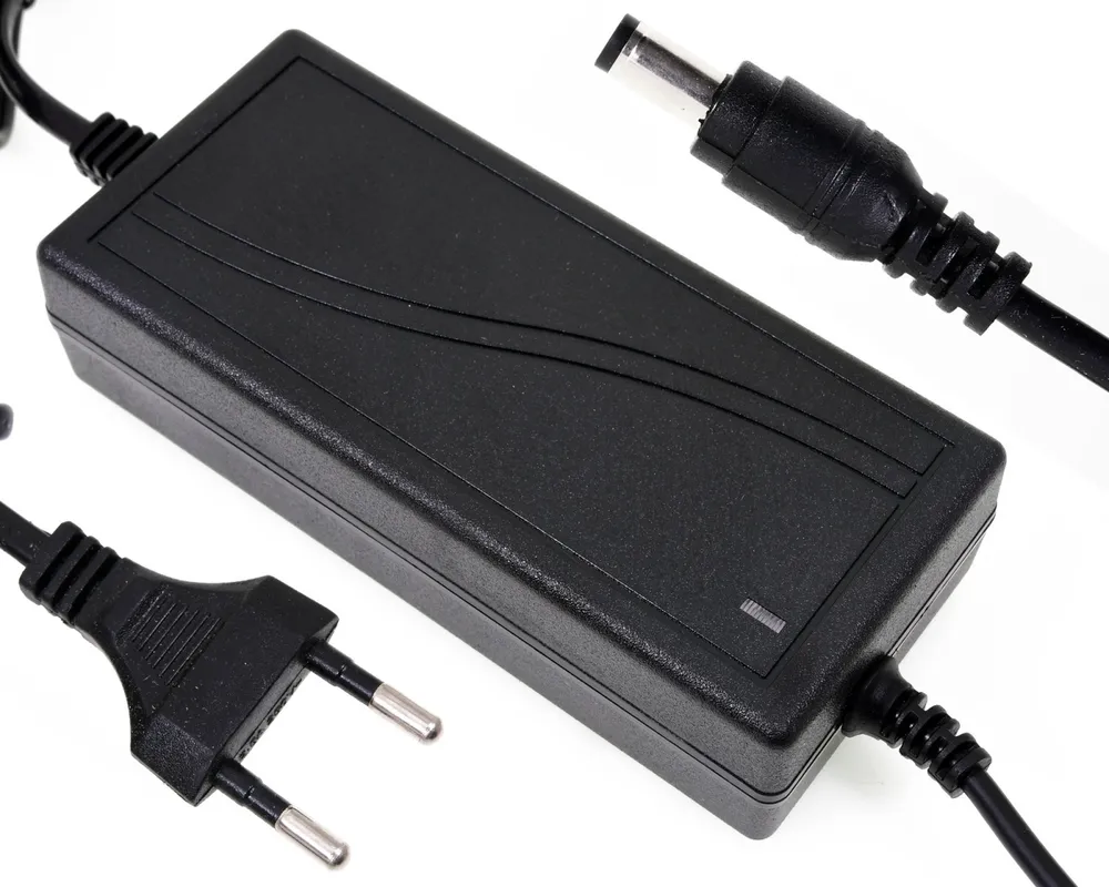 Блок питания 12V DC 100W 8А Бренд DLED, разъем 5.5 Х 2.1 mm - Универсальный сетевой адаптер для видеонаблюдения, светодиодных лент, приставок, wi-fi роутера и т.д, 5.5x2.1, 100 Вт, фото 5