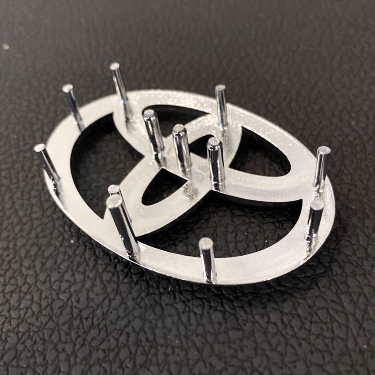 Эмблема шильдик значок на руль Toyota/ Тойота 45х65, хром "KNshop ...