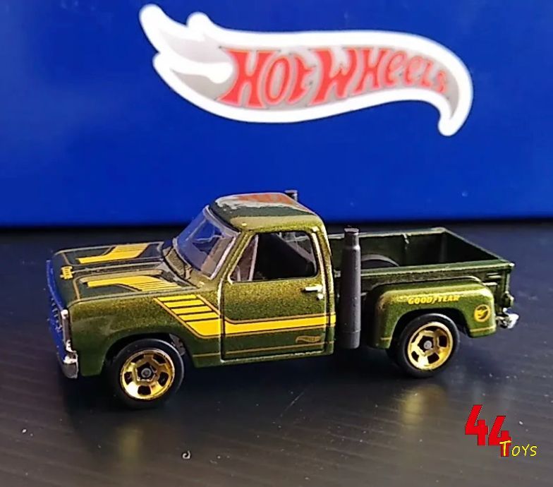 Hot wheels 1978 dodge lil red store express truck