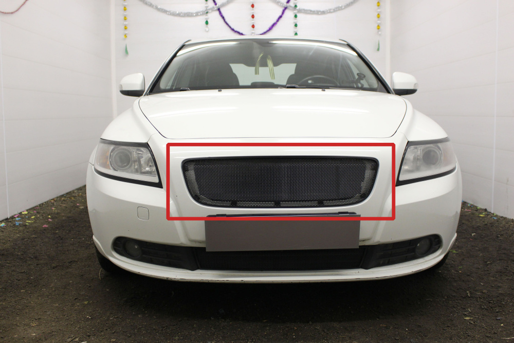 Защитная сетка радиатора верх черная Volvo S40 (2007-2012) рестайлинг ...