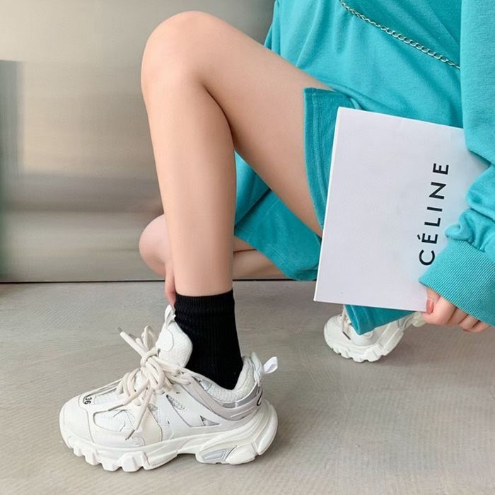 Подпись ускользнула.