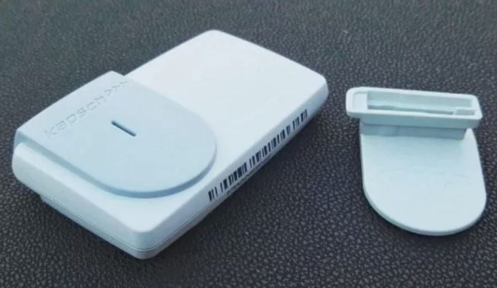 Транспондер gea gx 5000. Место установки транспондера на лобовое стекло. Держатель для транспондера kapsch trp-4010. Транспондер kapsch 4010 что это. Транспондер в оранжевом списке.