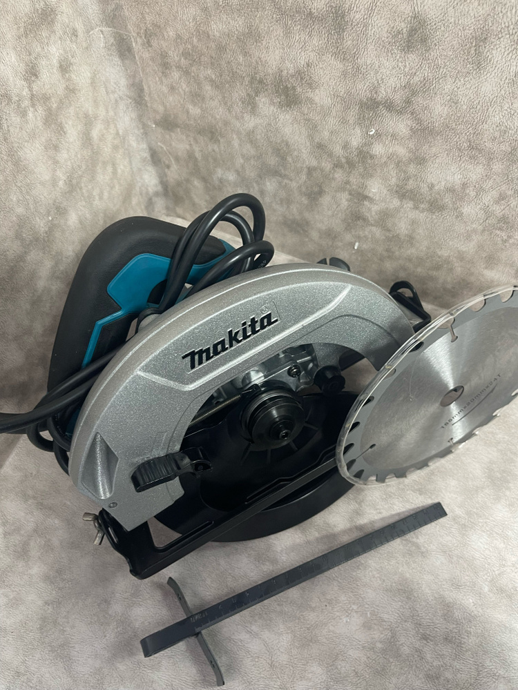 Пила дисковая / циркулярная пила Makita HS7000 - купить в интернет ...