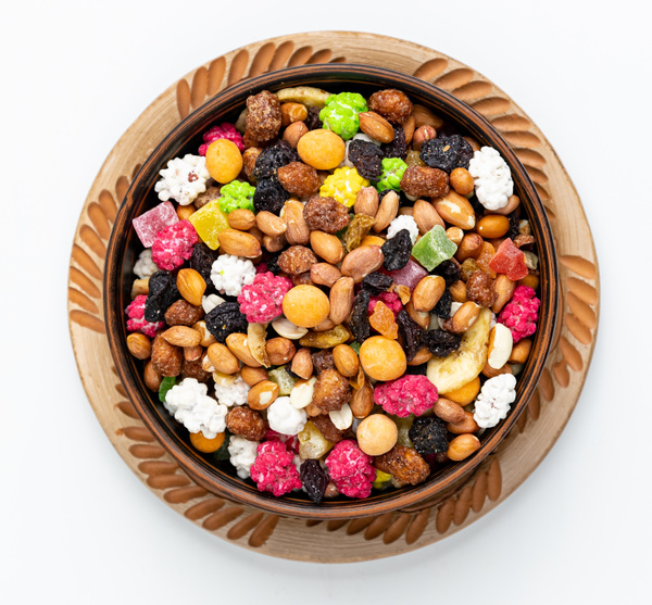 баночки с разными добавками для каши: орехи, сухофрукты, семена