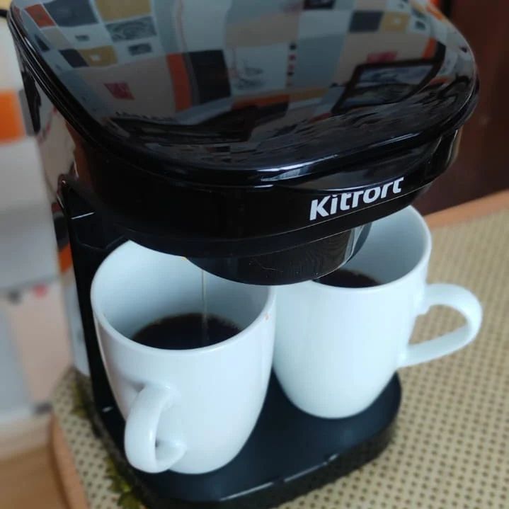 Кофеварка капельная Kitfort КТ-764, чёрный, 2 керамические кружки в ...