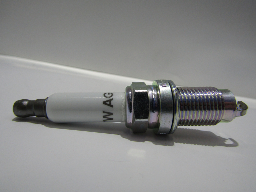 Свеча зажигания VAG (VW/Audi/Skoda/Seat) 03F905600A - купить по ...