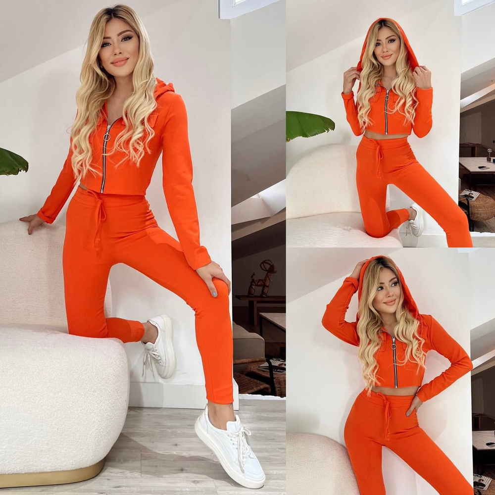 Оранжевый костюм женский