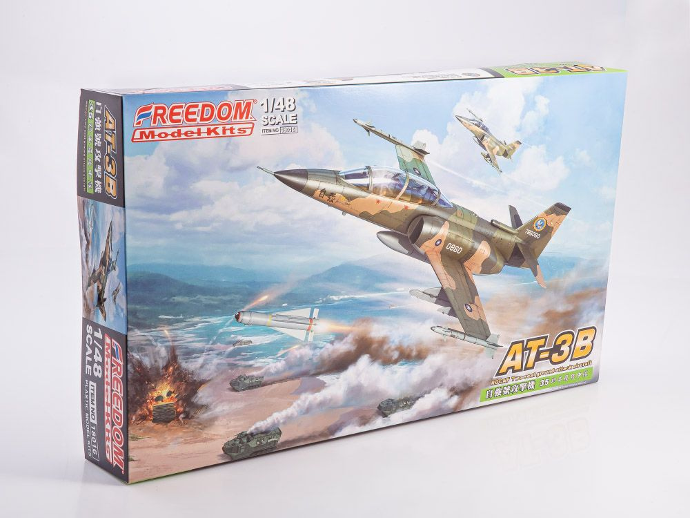 Сборная модель самолета Freedom Model Kits ROCAF AT-3B, масштаб 1/48 #1