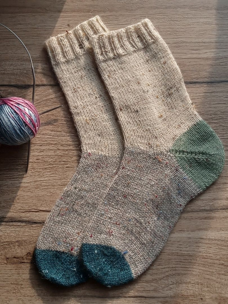 Тепло и забота своими руками: как и с чего начать вязать носки — инструкция для начинающих