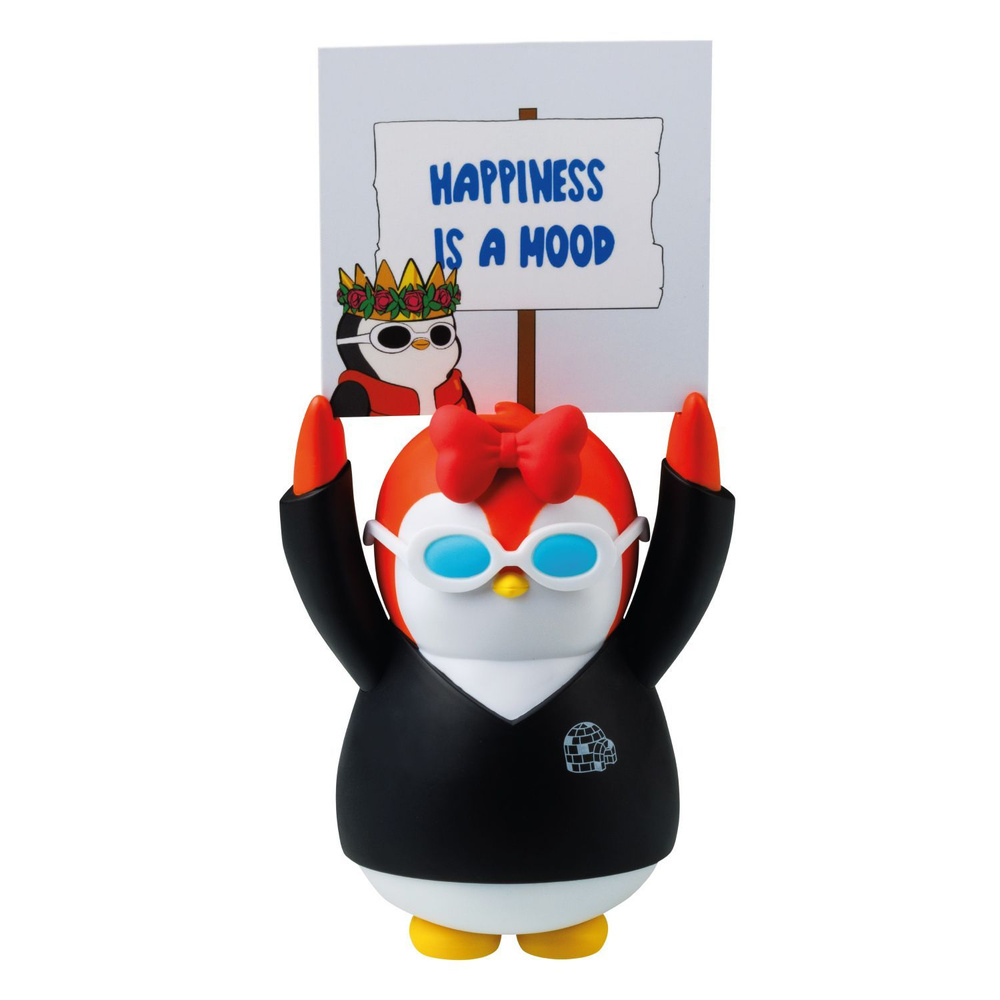 Фигурка Pudgy Penguins 16,5 см. в черной куртке пингвин с доской для письма  PUP6015-B