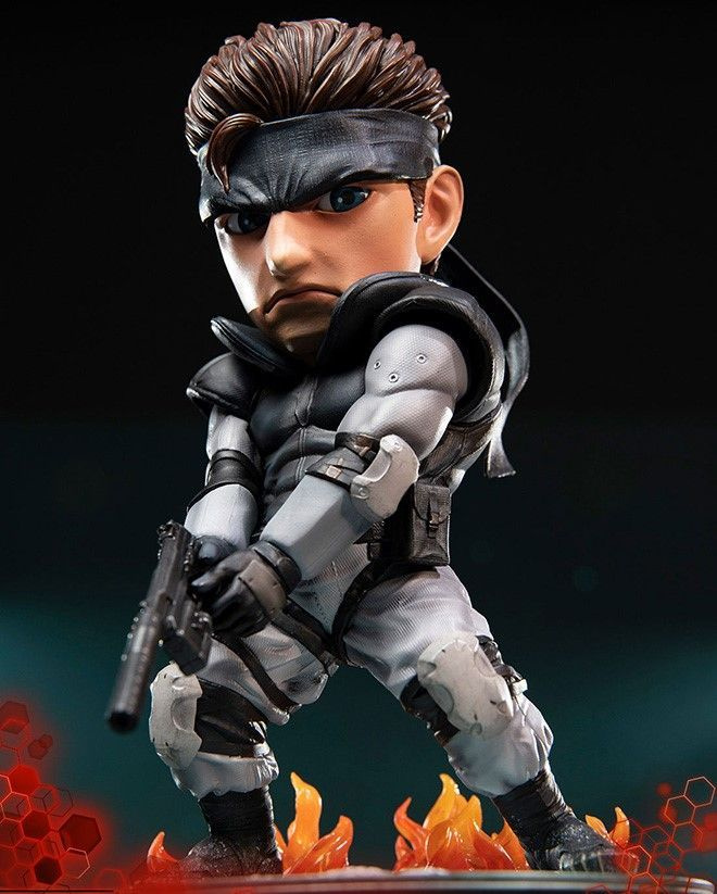 Solid snake shop figure