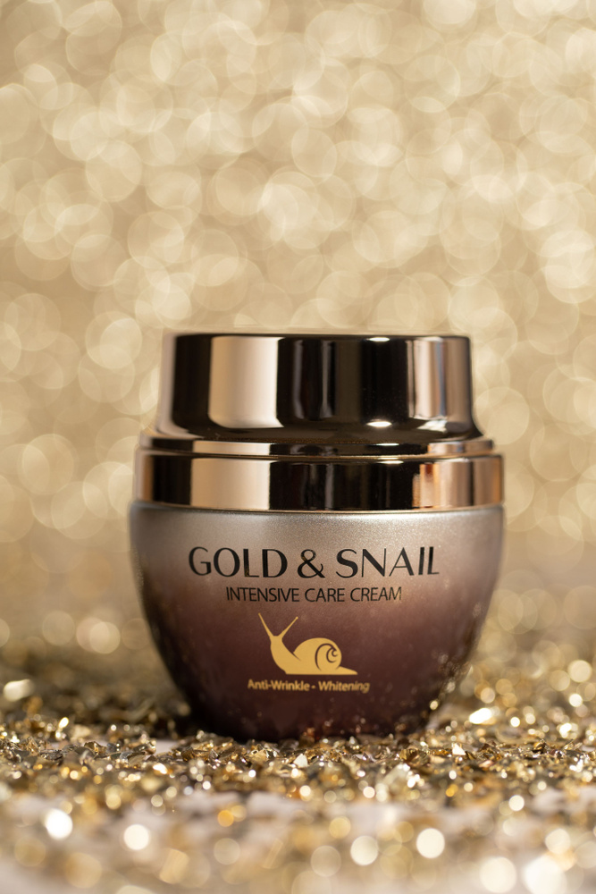 Омолаживающий крем для лица с муцином улитки и золотом 3W Clinic Snail ...