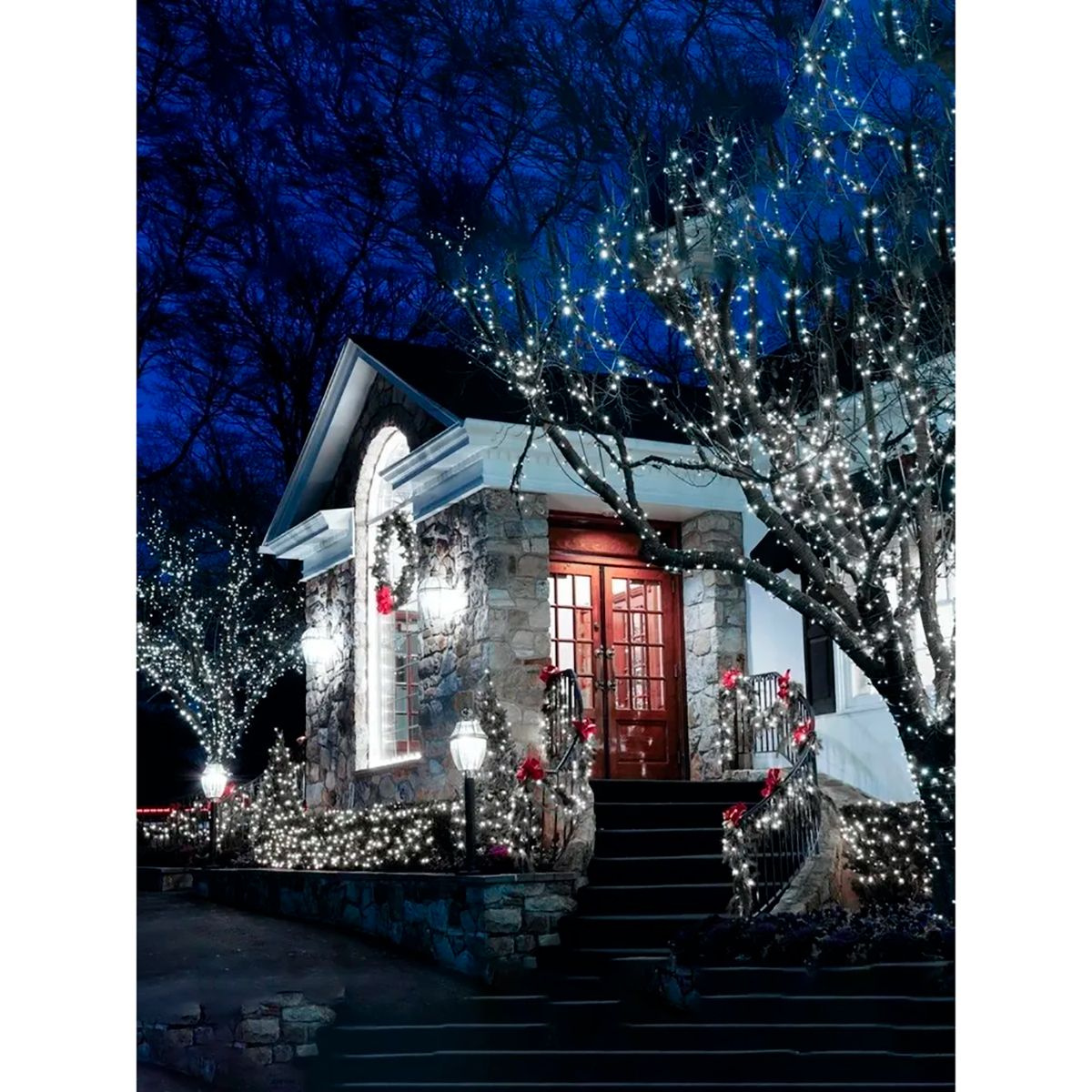 Особенности: 1) елочная гирлянда во время работы практически не нагревается, она не сможет испортить поверхность. 2) Длительный срок службы. Срок службы - более 100 тысяч часов. 3) Не бьющиеся светодиоды; 4)Диоды потребляют гораздо меньше электроэнергии, чем обычные лампочки. Экономя Ваш бюджет! Гирлянда новогодняя или елочная гирлянда добавит праздничное настроение в Ваш дом, станет элементом новогоднего декора.