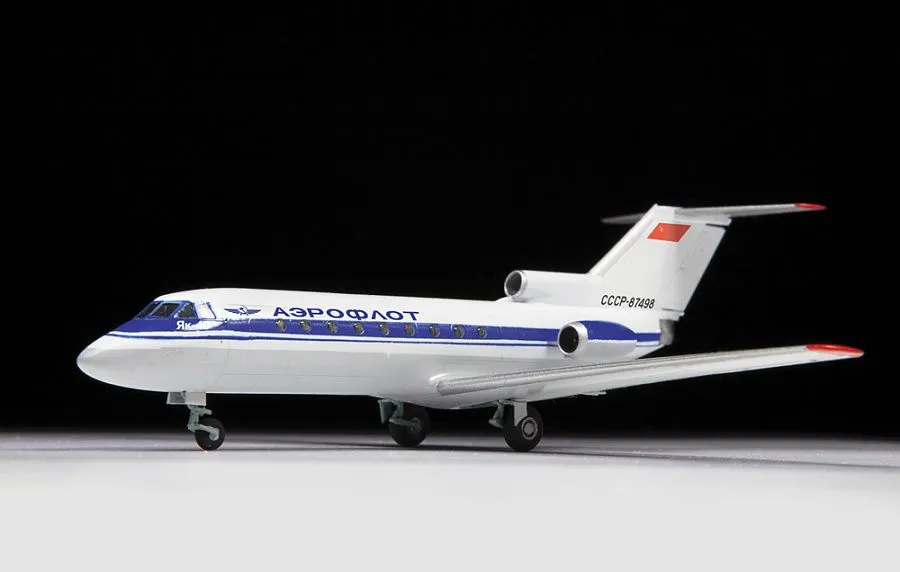 Модель самолета сборная пассажирский авиалайнер Як-40 Масштаб 1/144 (14,1 см) Звезда Арт.7030, вариант, фото 4