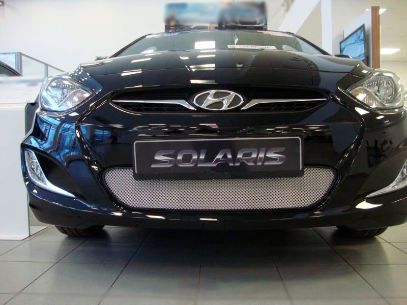 Защитная сетка радиатора ProtectGrille Premium для Hyundai Solaris (2014-2015 Хром)