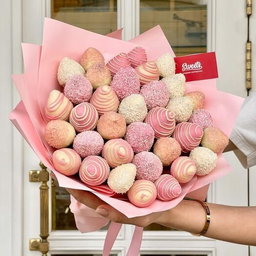 Букет из клубники в шоколаде Spring 33 шт Букет из ягод в шоколаде ...