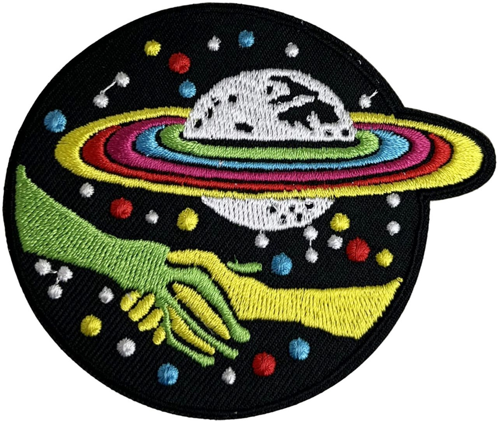 Нашивка на одежду рукопожатие с инопланетянином на фоне планеты, 6,8x6,8 см  #1