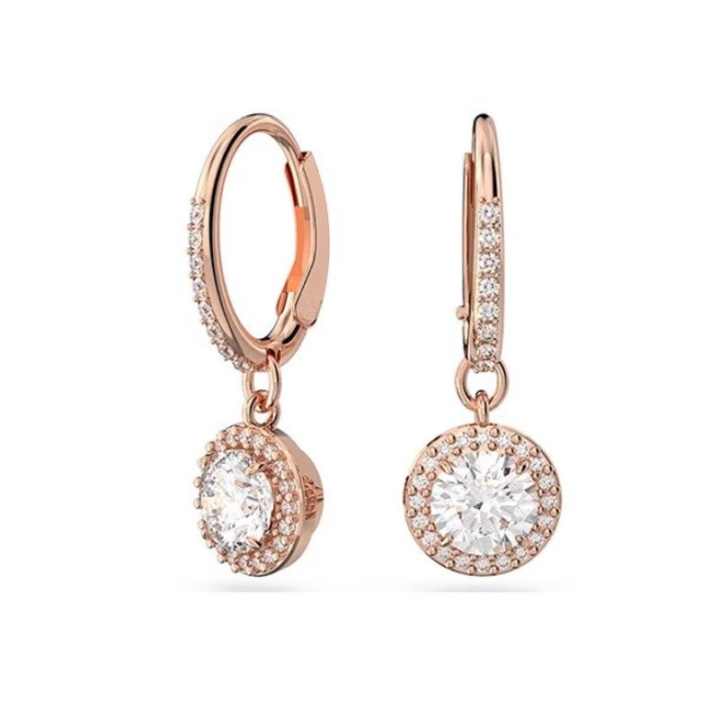 Серьги jennifer lopez swarovski. Серьги с серым камнем в золоте. Сваровски 5292855. Серьги сваровски каталог с ценами. Серьги сваровски каталог с ценами.