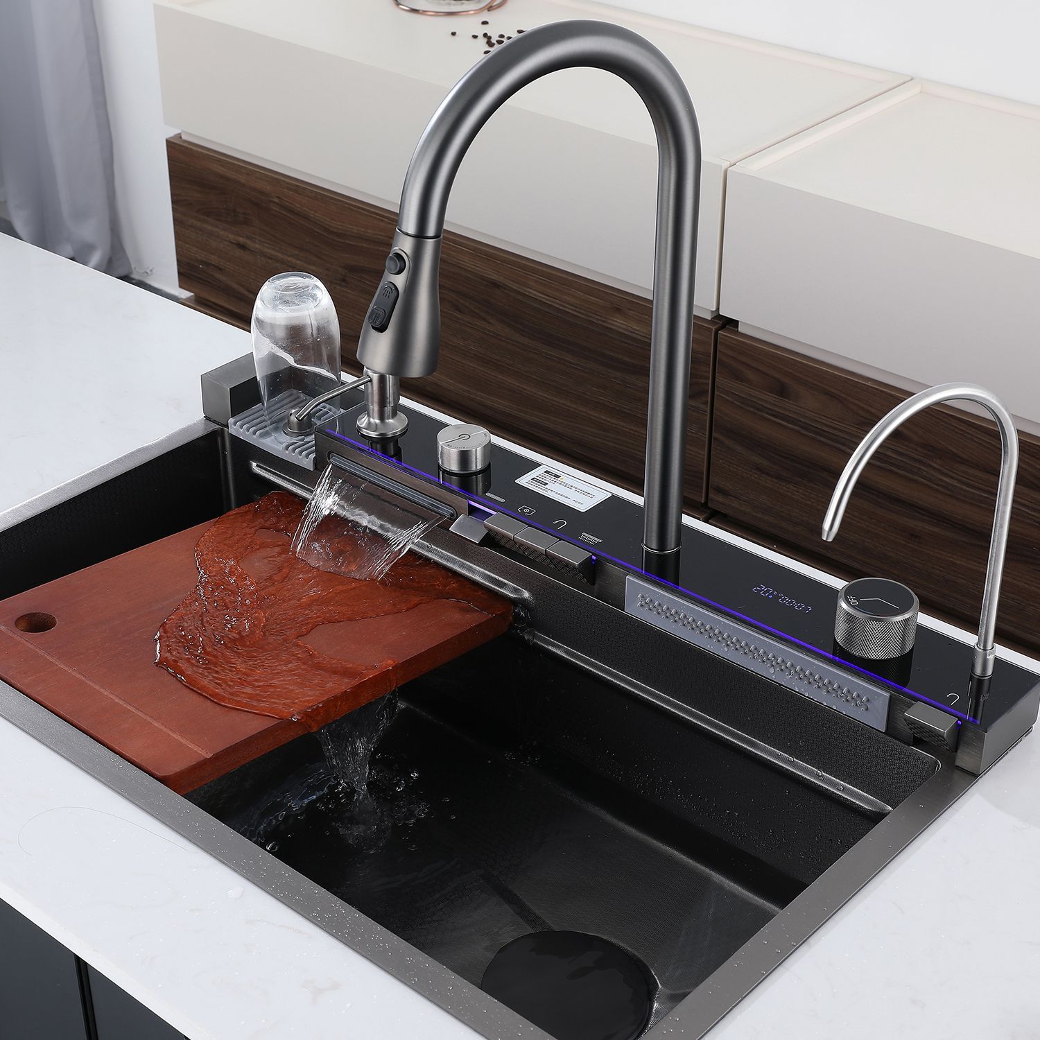 Multifunctional waterfall kitchen sink. Многофункциональная мойка с водопадом. Раковина водопад для кухни. Мойка для кухни с водопадом. Установка мойки водопад.