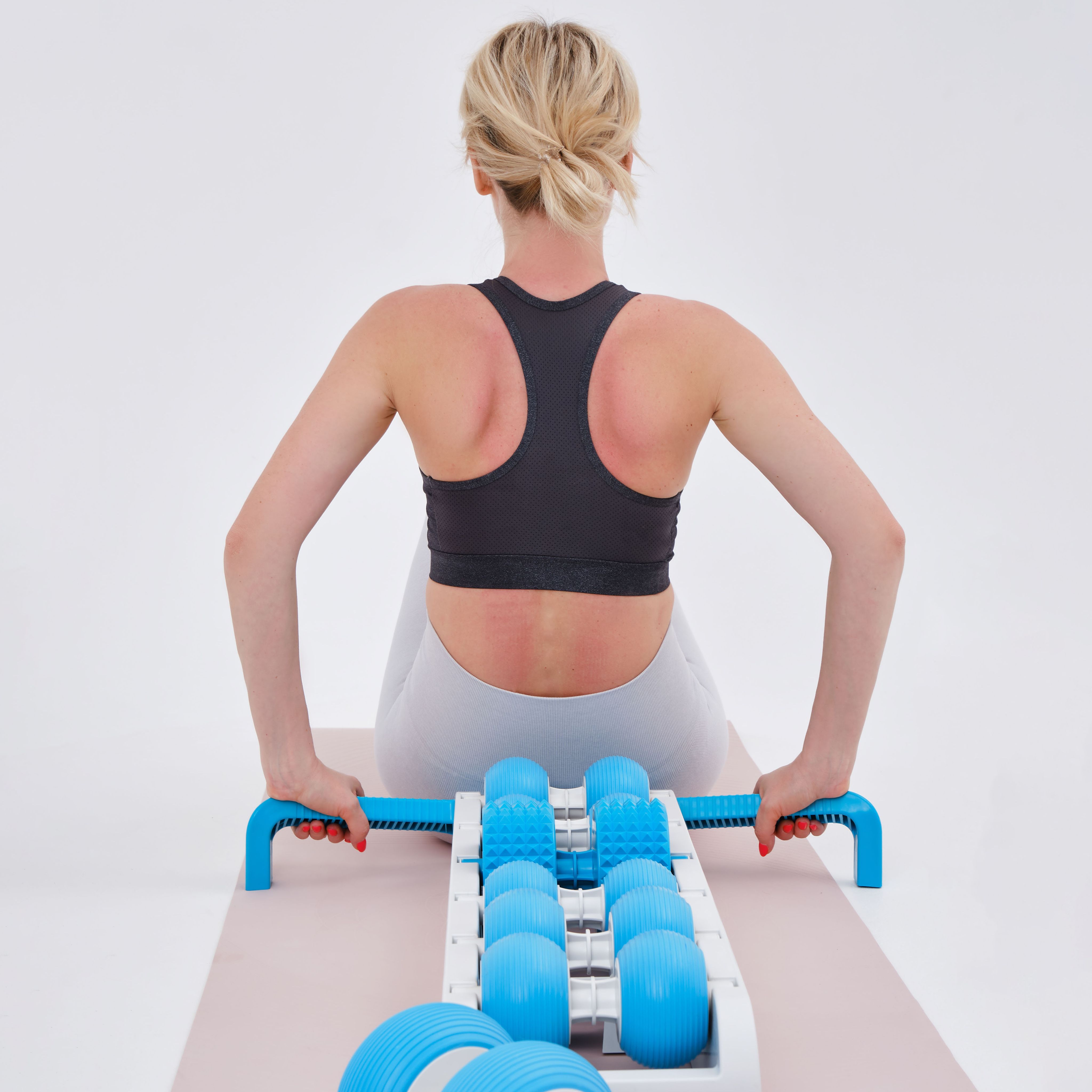 Массажер для спины Древмасс из ABS пластика + ролик с шипами. Массажный ...