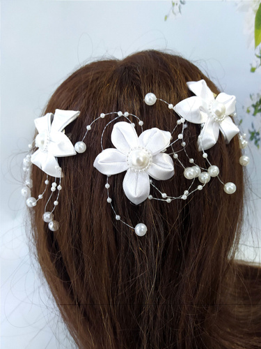 Цветы в волосы на свадьбу - 67 фото