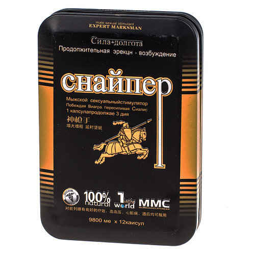 Қыздар киімдерін шешіп, жалаңаш суға түсті.