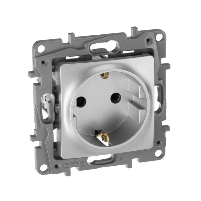 Розетка с заземлением и защитными шторками (Алюминий) Legrand Etika ...