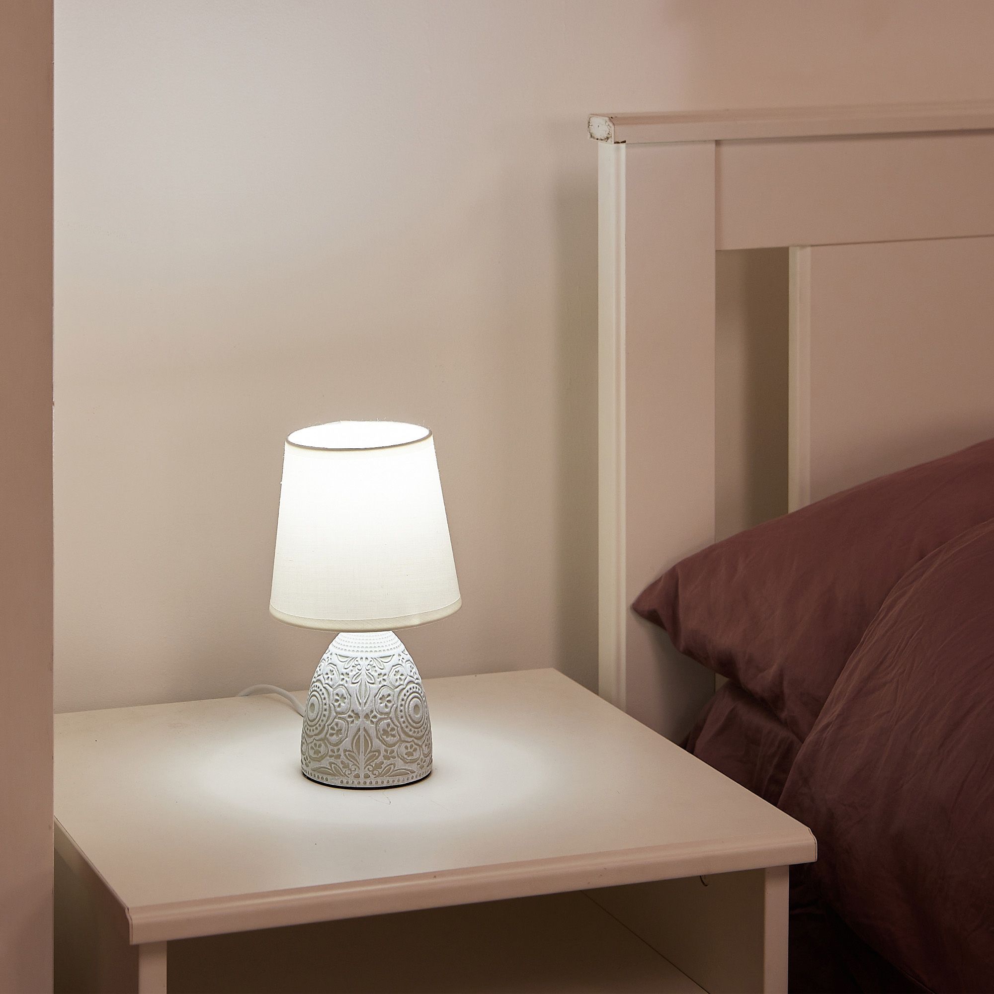 Ikea bedside best sale table lamps