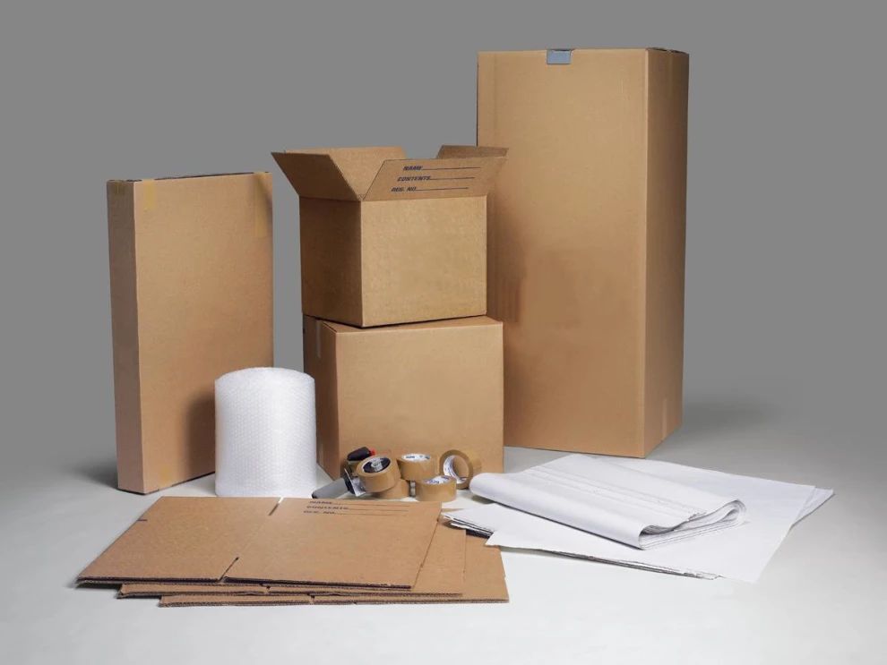 Упаковка товара. Упаковка и упаковочные материалы. Упаковочный материал для переезда. Упаковачные материалы.